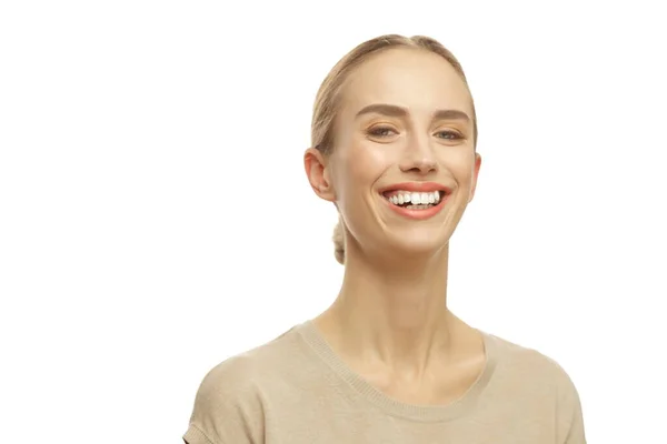 Retrato Mujer Riendo Aislada Sobre Fondo Blanco — Foto de Stock