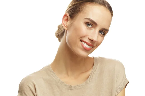 Retrato Mulher Sorrindo Isolado Sobre Fundo Branco — Fotografia de Stock