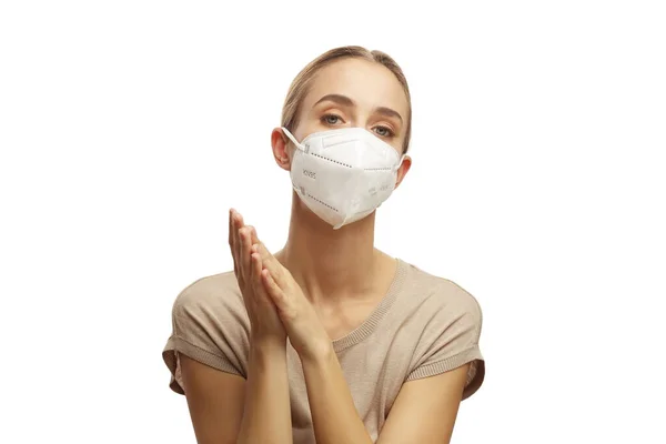 Woman Blond Hair Wearing Medical Face Mask Isolated White Background — Stock Photo, Image