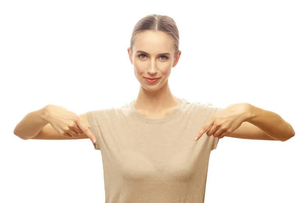 Retrato Bela Mulher Sorridente Apontando Para Baixo Espaço Cópia Isolado — Fotografia de Stock