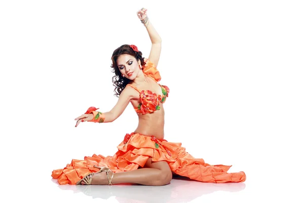 Beautiful belly dancer — Stock Photo, Image