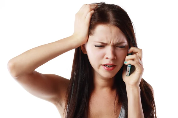 Mulher preocupada falando ao telefone — Fotografia de Stock