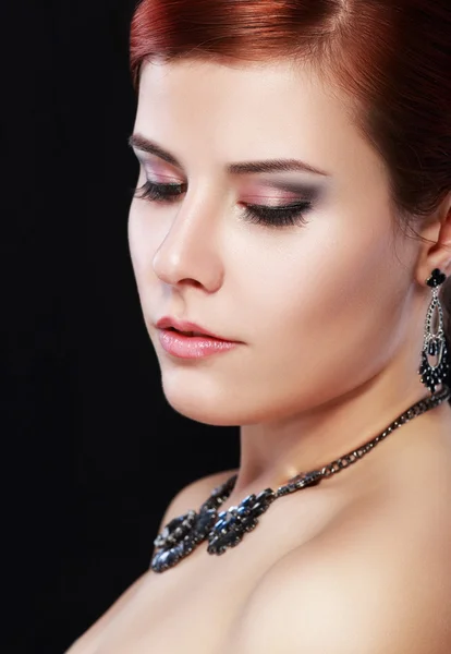 Vrouw met professionele make-up — Stockfoto