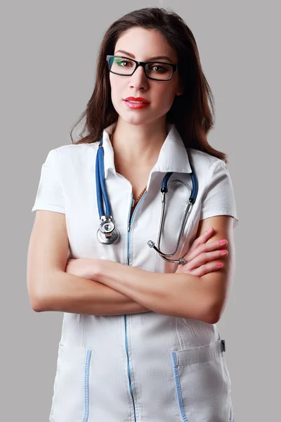 Mujer real médico posando —  Fotos de Stock