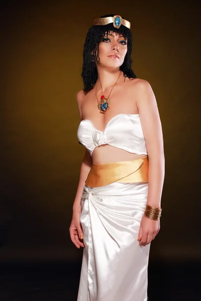 Prachtige Egyptische vrouw — Stockfoto