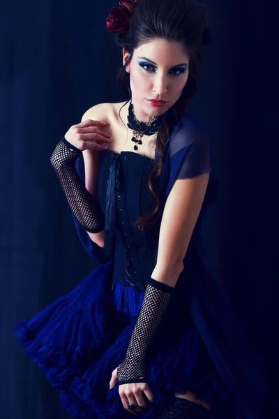 吸血鬼的维多利亚风格的女人 — 图库照片
