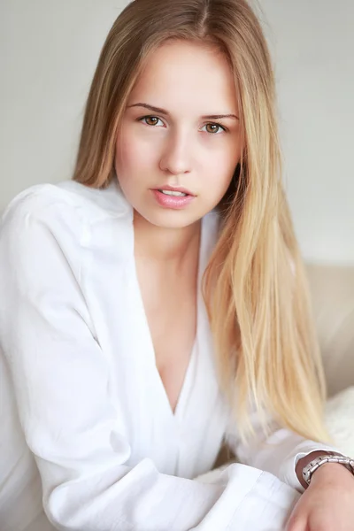 Vacker teen flicka — Stockfoto