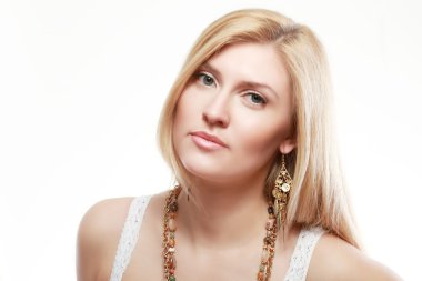 Genç sarışın kadın.