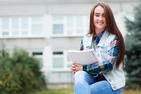 Student girl outdoors — Stock Photo, Image