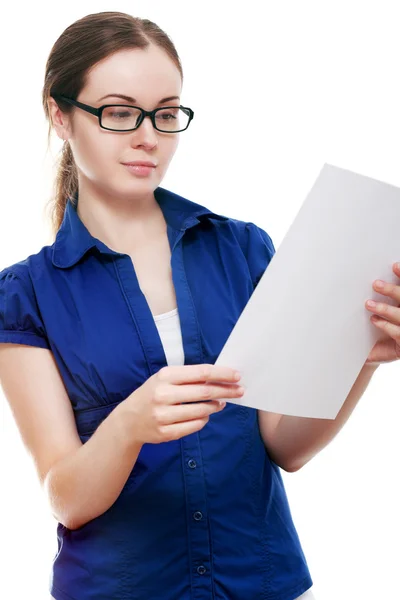 Mujer de negocios papel de lectura —  Fotos de Stock