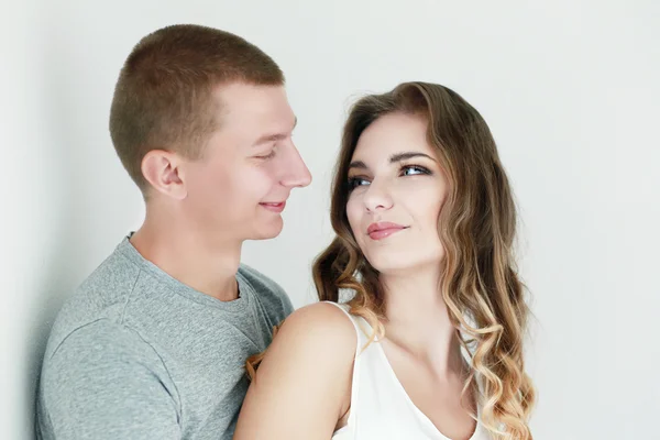 Cheerful young couple — Stock Photo, Image