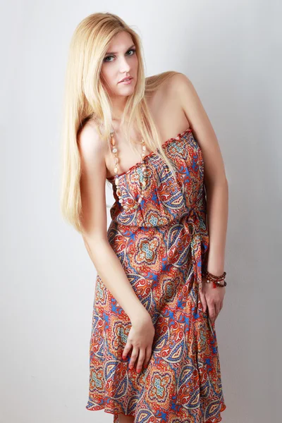 Mladé hippie dívka — Stock fotografie