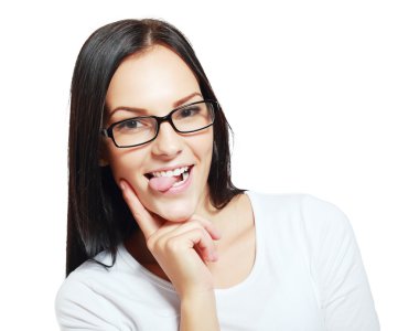  Dilini çıkaran bir kadın.