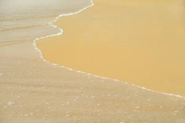 모래와 파도 — 스톡 사진