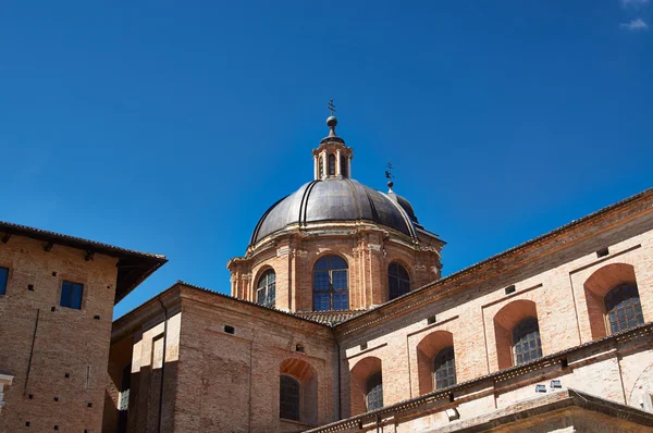 Details der Architektur der Stadt. Kathedrale von Italien — Stockfoto