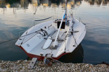 İtalyan teknede motor: offshore tekne İtalya