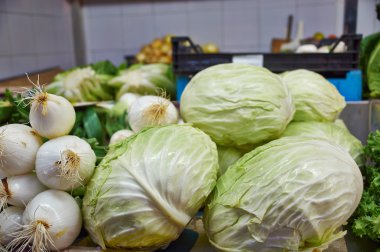 Beyaz ve Kızıl saçlı lahana, soğan