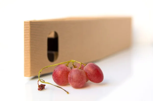 Bayas maduras brillantes de uvas rojas —  Fotos de Stock