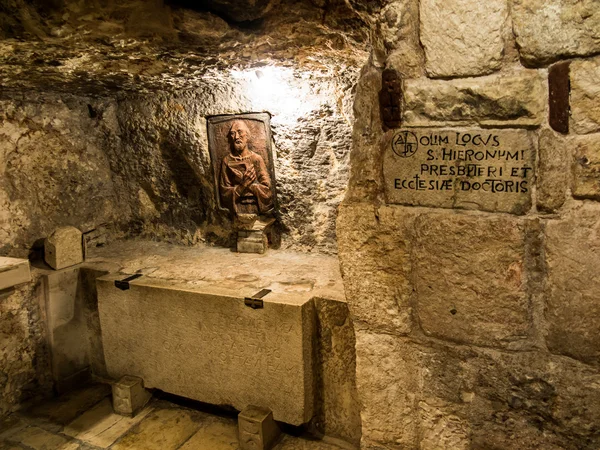 Bethlehem, İsrail, 12 Temmuz 2015: Şehir Bethlehem. St Jerome Kilisesi St. Catherine alanında Mağarası — Stok fotoğraf