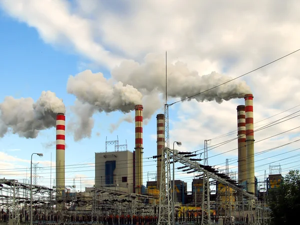 Elektrowni spalających węgiel brunatny — Zdjęcie stockowe