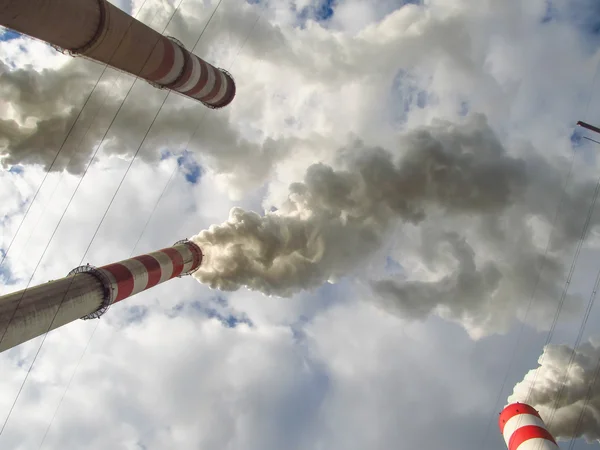 Smoke from high chimneys — Stock Photo, Image