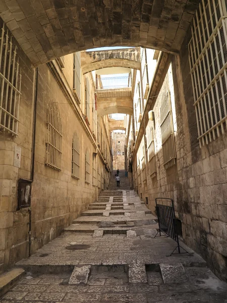 Úzké uličky starého města v Jeruzalémě — Stock fotografie