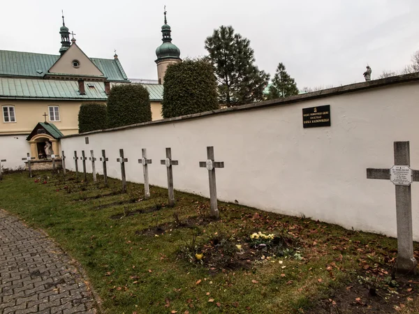 Polen - klostret i Discalced Carmelites i Czerna. Primära bu — Stockfoto