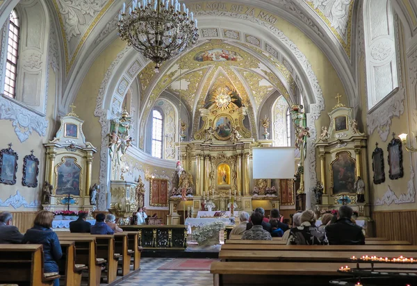 LESNIOW, POLAND - 01 May 2016: Interior of church in Lesniow.  S — Stock Photo, Image