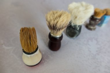 eski ve yeni tıraş fırçası