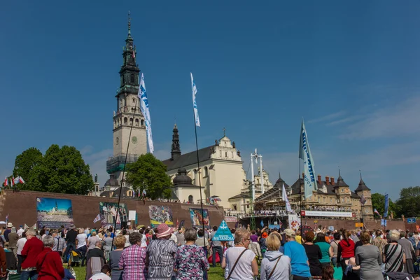 CZESTOCHOWA, POLONIA - 21 maggio 2016: Veglia cattolica carismatica R — Foto Stock