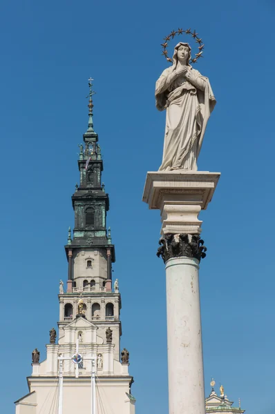 Część klasztoru na Jasnej Górze w Częstochowie i statu — Zdjęcie stockowe