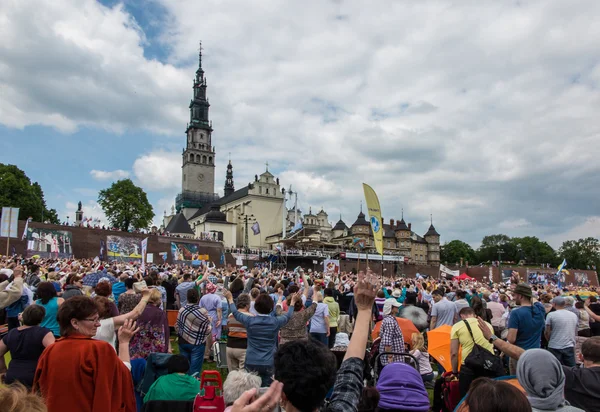 CZESTOCHOWA, POLAND - May 21, 2016: Vigil Catholic Charismatic R — Stock Photo, Image