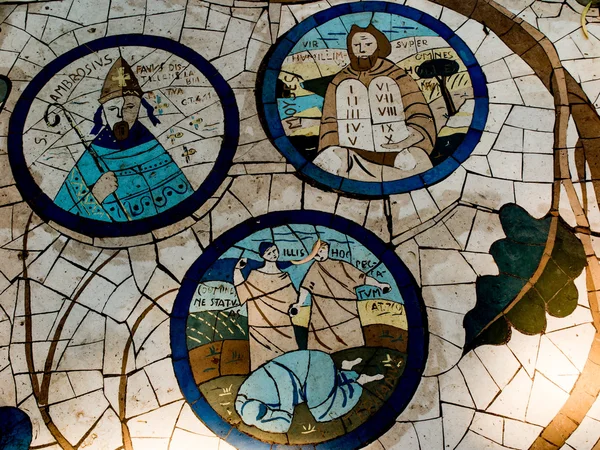 Monte de las Bienaventuranzas. Israel. 9 de julio de 2015: Mosaico en los Catholi — Foto de Stock