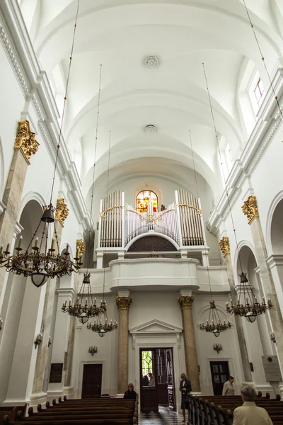 Chelm, POLONIA - 7 de mayo de 2016: Dentro del santuario, la Basílica de —  Fotos de Stock