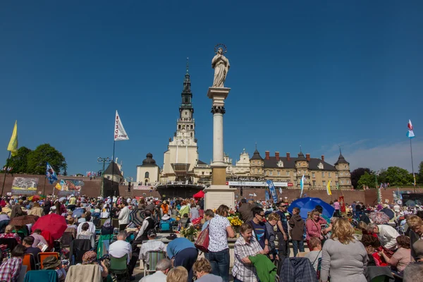 CZESTOCHOWA, POLONIA - 21 maggio 2016: Veglia cattolica carismatica R — Foto Stock