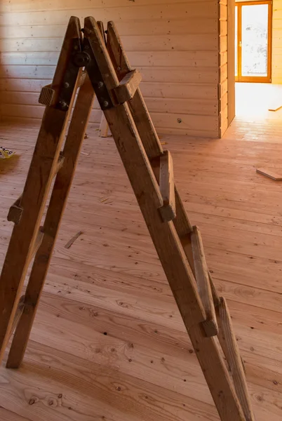 Wooden ladder stand-up — Stock Photo, Image