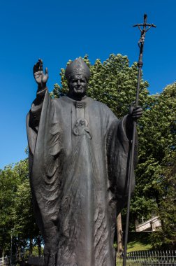 Mount St. Anna, Polonya - 7 Temmuz 2016: Papa John Paul heykeli 