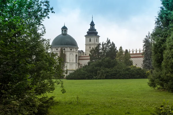 文艺复兴时期的城堡在波兰克拉西津 — 图库照片