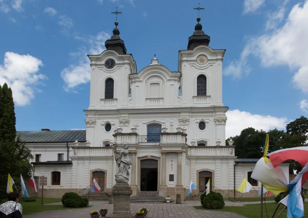 Dukla, Poland - July 22, 2016: Old statue of Mary in front of th — Stock Photo, Image