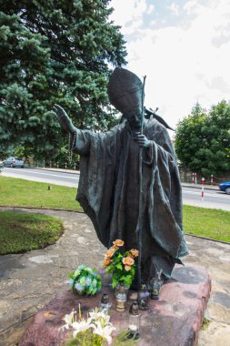 Dukla, Polonya - 20 Temmuz 2016: St John Paul III fr heykeli