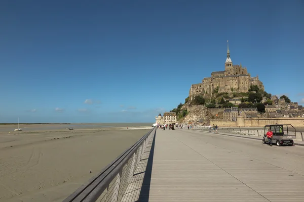 Mont Saint Michel, Francia - 8 de septiembre de 2016: Vista panorámica de —  Fotos de Stock