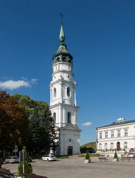 在波兰东部的姆的圣玛丽大教堂的钟塔 — 图库照片