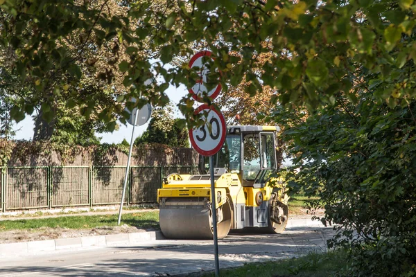 Road Roller Smoothing Top Layer Asphalt — Stock Photo, Image