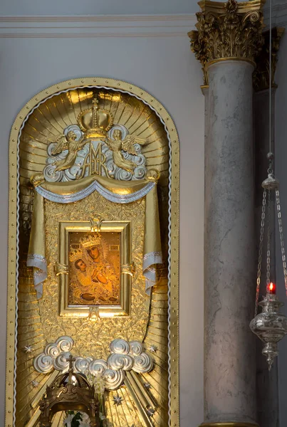 Chelm Lengyelország 2020 Szeptember Foltos Üvegablak Templom Ablakában Isten Anyjának — Stock Fotó