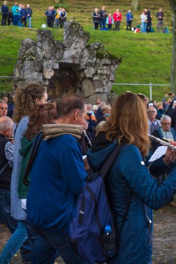 Polonya 'nın St. Anna Dağı, 12 Eylül 2020: Polonya' daki St. Anna Dağı 'ndaki Aziz Anna tapınağındaki kutsal haçın yüceltilmesinin dini kutlamaları. Bando üyeleri.