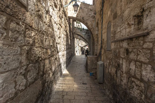 Úzké Charakteristické Ulice Staré Části Jeruzaléma Izrael — Stock fotografie