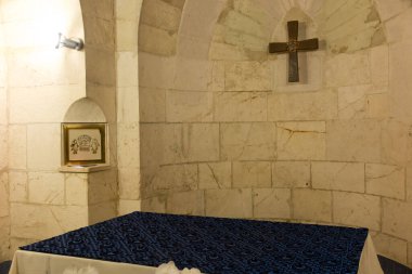 Kudüs, İsrail, 29 Ocak 2020: Bethesda, St. Anne Kilisesi Kudüs, İsrail. İç kısmının içinde İsa 'nın doğumu resmi var..