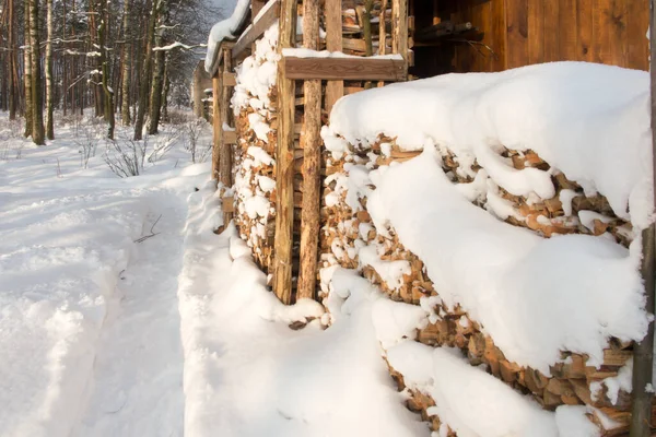 Geordnetes Gehäckseltes Brennholz Zum Trocknen Und Würzen Winter — Stockfoto