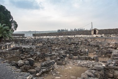 Capernaum, İsrail 'deki büyük sinagogun kalıntıları..