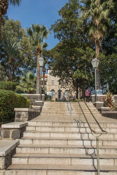 Parque Com Belas Árvores Redor Igreja Monte Das Bem Aventuranças — Fotografia de Stock